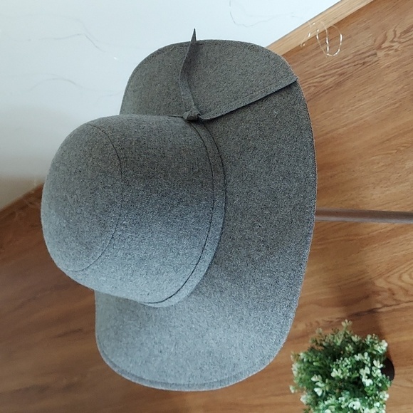 NWT Hat - Picture 1 of 4